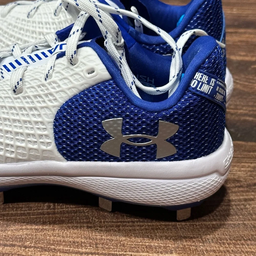 Under Armour Women's Glyde 2.0 MT Metal Fastpitch Softball Cleats Size 10